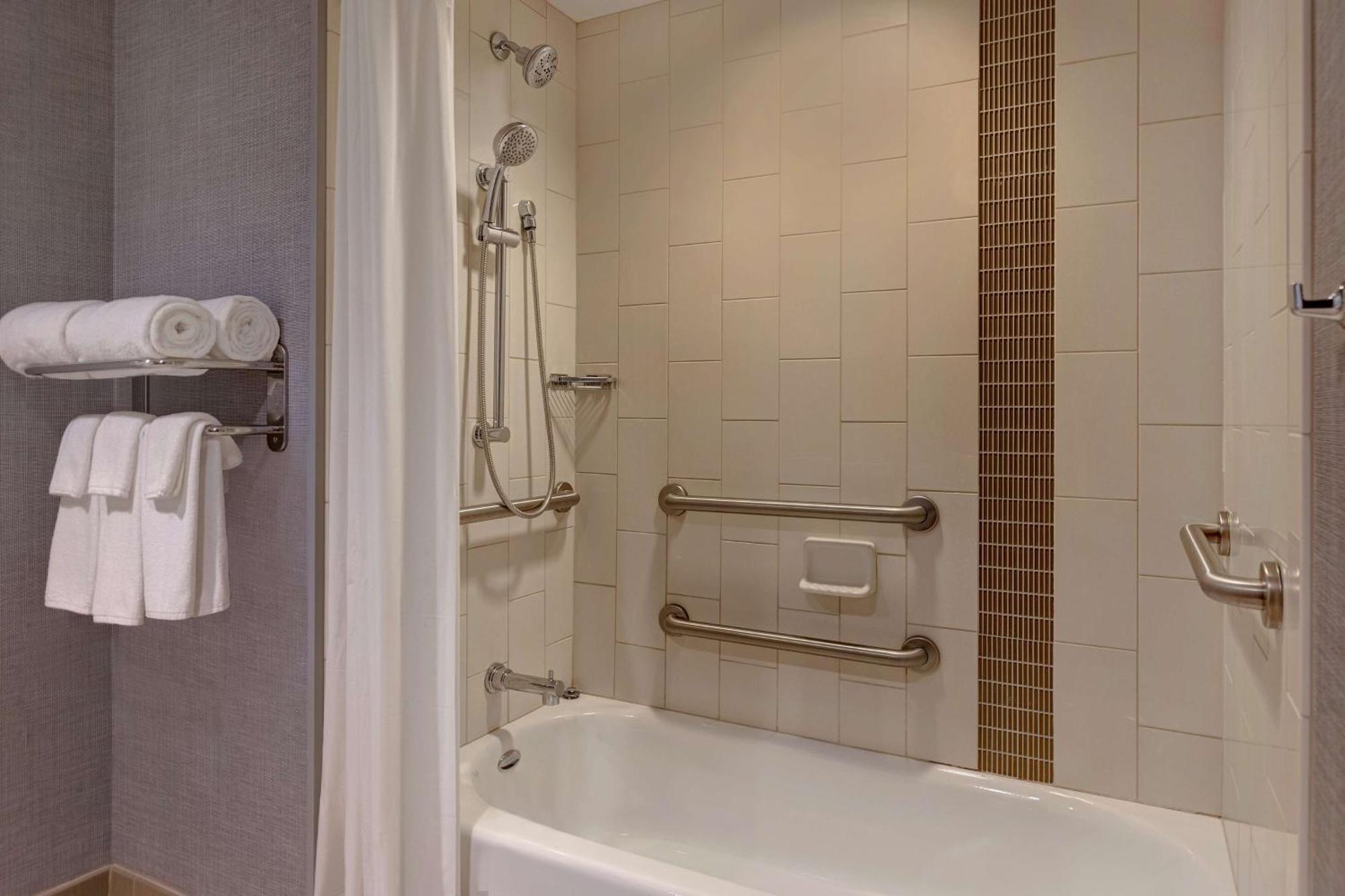 Hyatt Place Bloomington / Normal Luaran gambar