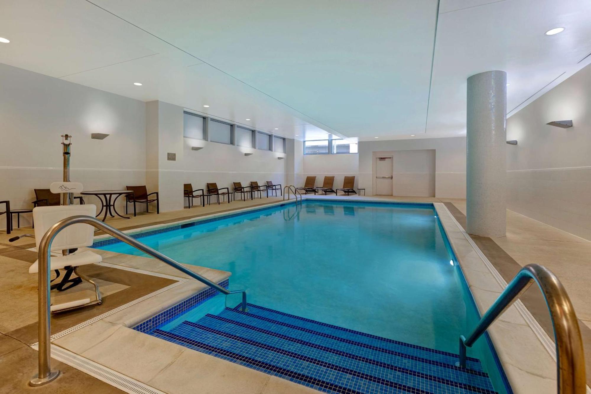 Hyatt Place Bloomington / Normal Luaran gambar